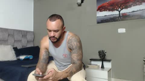 Snapshot of emanuelspencer chatting on June 24, 1:04 am emanuelspencer online show from June 24, 1:04 am