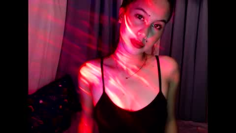 Snapshot of embersiren chatting on March 1, 8:05 am EmberSiren online show from March 1, 8:05 am