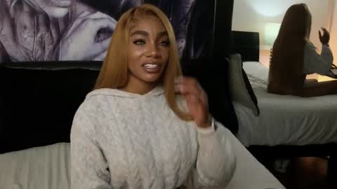 anyelii  online show from November 22, 4:33 am