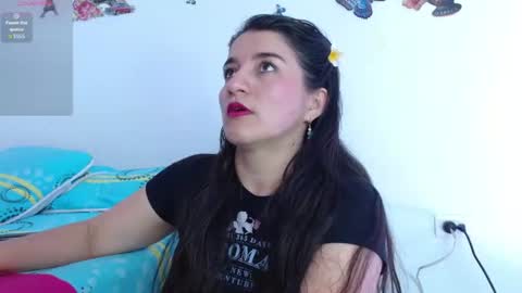 Snapshot of emelyross_ chatting on June 17, 1:01 pm emely ross online show from June 17, 1:01 pm