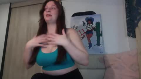 EmerieSkye online show from December 15, 10:37 pm