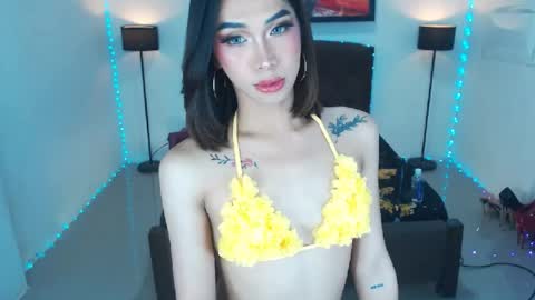 Snapshot of emerladmore chatting on July 27, 4:58 pm emerladmore online show from July 27, 4:58 pm