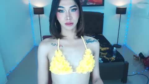 Snapshot of emerladmore chatting on July 28, 3:21 pm emerladmore online show from July 28, 3:21 pm