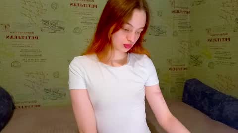 Snapshot of emi_less chatting on May 18, 8:03 pm Emi online show from May 18, 8:03 pm