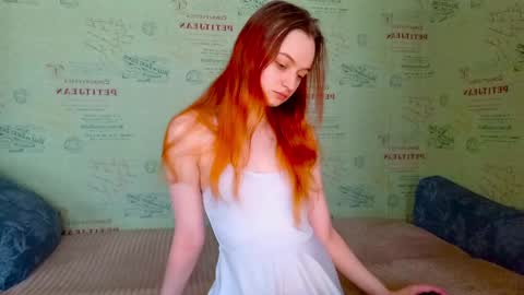 Snapshot of emi_less chatting on May 20, 3:02 am Emi online show from May 20, 3:02 am