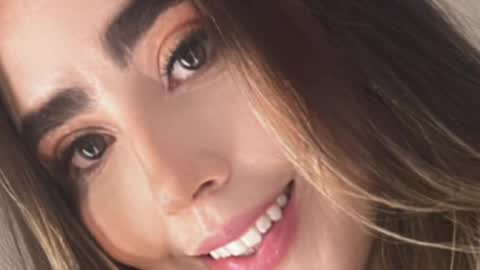 emi_royse online show from March 28, 6:40 pm