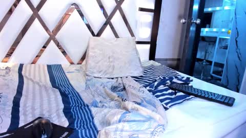 Emy online show from February 15, 7:51 am