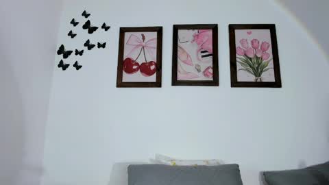 Snapshot of emiily_parkerr chatting on April 24, 11:18 pm Emily online show from April 24, 11:18 pm