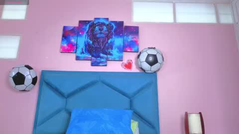 Snapshot of emiilysthone chatting on June 23, 12:25 pm emiilysthone online show from June 23, 12:25 pm