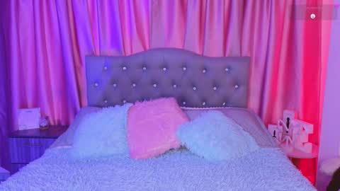 Emily online show from January 8, 4:09 pm