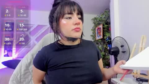emilayton_ online show from October 11, 8:29 pm