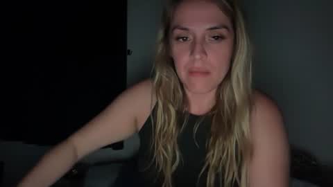 Snapshot of emilelovesyou chatting on July 12, 5:31 am emilelovesyou online show from July 12, 5:31 am