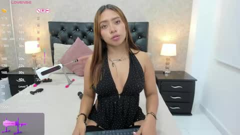 Snapshot of emili_lenus chatting on May 26, 11:50 am Emili Lenus online show from May 26, 11:50 am
