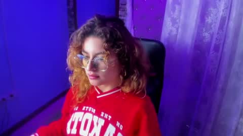 Snapshot of emili_rouse_ chatting on September 17, 12:12 am Emy  online show from September 17, 12:12 am