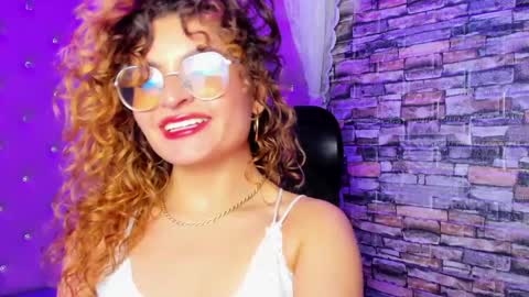 Snapshot of emili_rouse_ chatting on September 23, 11:19 pm Emy  online show from September 23, 11:19 pm