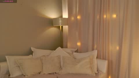 Snapshot of emilia_dream chatting on July 7, 6:34 pm emilia_dream online show from July 7, 6:34 pm