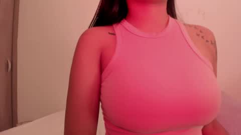 Snapshot of emilia_ghendle chatting on December 13, 10:13 pm Emilia Big Boobs online show from December 13, 10:13 pm