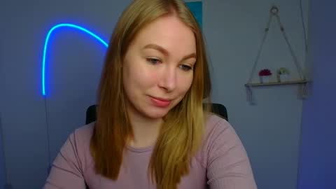 Emilia online show from April 18, 5:22 am