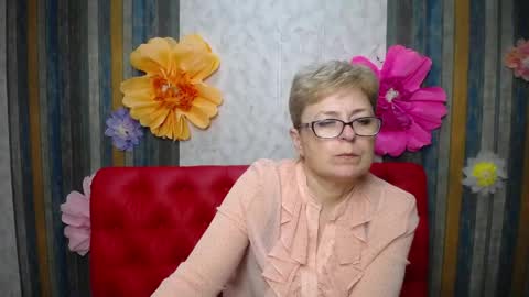 EmiliaGree online show from May 6, 6:02 pm