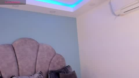 Emillie online show from May 12, 6:27 pm