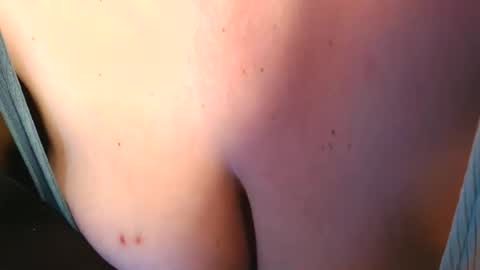 Snapshot of emiliefoxx chatting on June 14, 2:35 am emilie foxx online show from June 14, 2:35 am