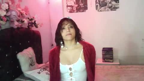 emiliejoy online show from March 24, 4:17 am