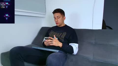Snapshot of emiliocum_24 chatting on February 17, 12:21 am EMILIOCUM online show from February 17, 12:21 am