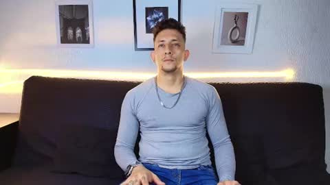 Snapshot of emiliocum_24 chatting on June 16, 2:30 pm EMILIOCUM online show from June 16, 2:30 pm