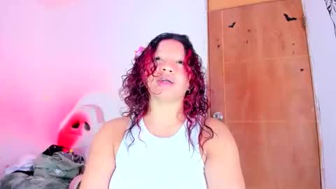 Snapshot of emilly_coper18 chatting on April 23, 3:14 pm emily online show from April 23, 3:14 pm