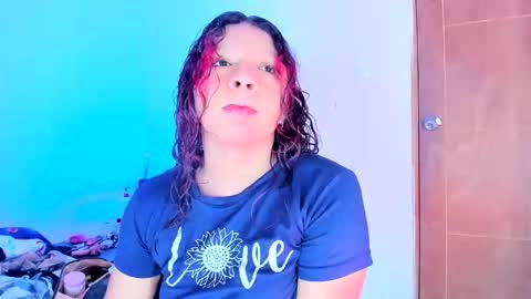 Snapshot of emilly_coper18 chatting on May 10, 2:11 pm emily online show from May 10, 2:11 pm