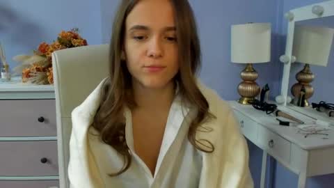 Emilly online show from April 14, 6:52 am