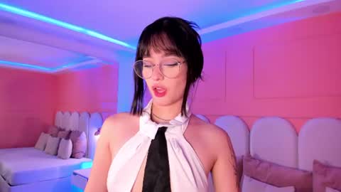 Snapshot of emilly_williamss chatting on July 6, 5:37 pm Emilly online show from July 6, 5:37 pm