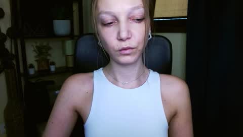 Emilly online show from February 23, 12:57 pm