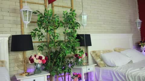 EMMA online show from March 29, 7:36 pm