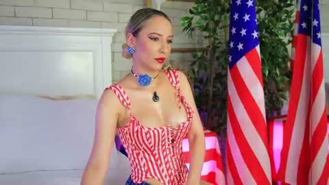 Snapshot of emillybronte chatting on July 4, 7:31 pm EMMA online show from July 4, 7:31 pm