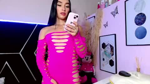 Snapshot of emillystonex chatting on May 14, 10:27 pm emillystonex online show from May 14, 10:27 pm