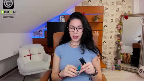 EmillyTaylor online show from February 25, 4:44 am