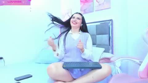 emily9__ online show from April 9, 8:25 pm