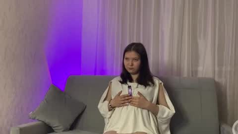 Snapshot of emily_aurora chatting on April 25, 5:54 pm emily online show from April 25, 5:54 pm