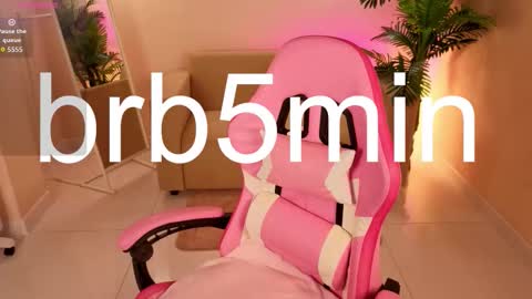 Snapshot of emily_bridget chatting on February 15, 1:57 am Emily online show from February 15, 1:57 am