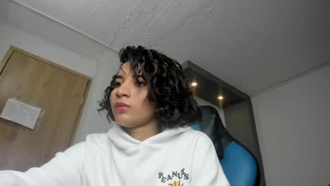 Snapshot of emily_bruss chatting on May 26, 7:43 pm emily_bruss online show from May 26, 7:43 pm