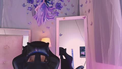 emily_castillo1_ online show from March 29, 6:02 am