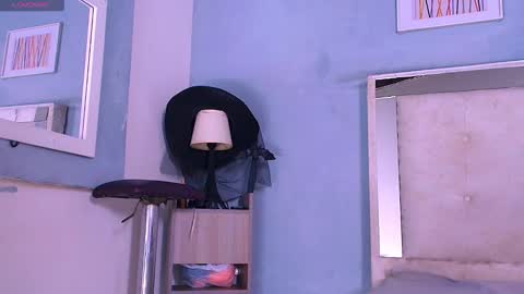 emily_castillo_1 online show from October 13, 3:39 am