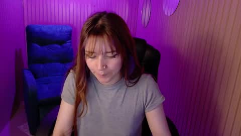 Snapshot of emily_cherry_ chatting on May 12, 2:25 pm Emily Cherry online show from May 12, 2:25 pm