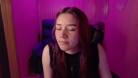 Snapshot of emily_cherry_ chatting on May 29, 3:54 pm Emily Cherry online show from May 29, 3:54 pm