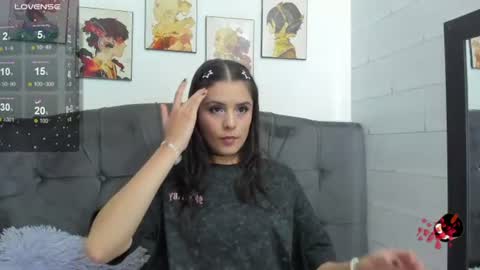 Snapshot of emily_collins1_ chatting on July 24, 11:14 pm emily_collins1_ online show from July 24, 11:14 pm