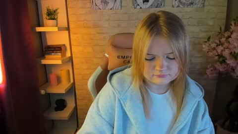 emily_coyness online show from February 18, 4:25 pm