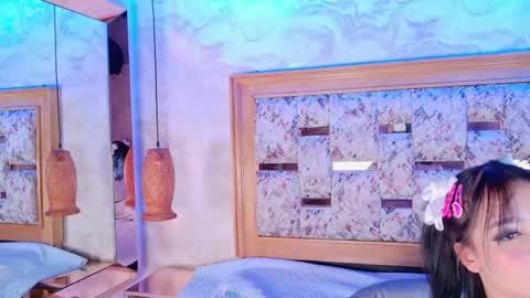 Snapshot of emily_dempsey chatting on April 29, 7:20 pm emily_dempsey online show from April 29, 7:20 pm