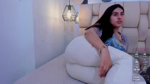 Snapshot of emily_fox_3 chatting on April 29, 11:00 pm emily fox 3 online show from April 29, 11:00 pm