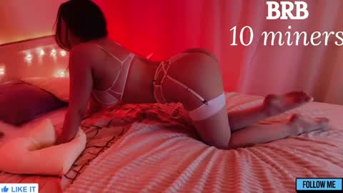 Snapshot of emily_gin chatting on April 14, 2:06 am EMILY online show from April 14, 2:06 am